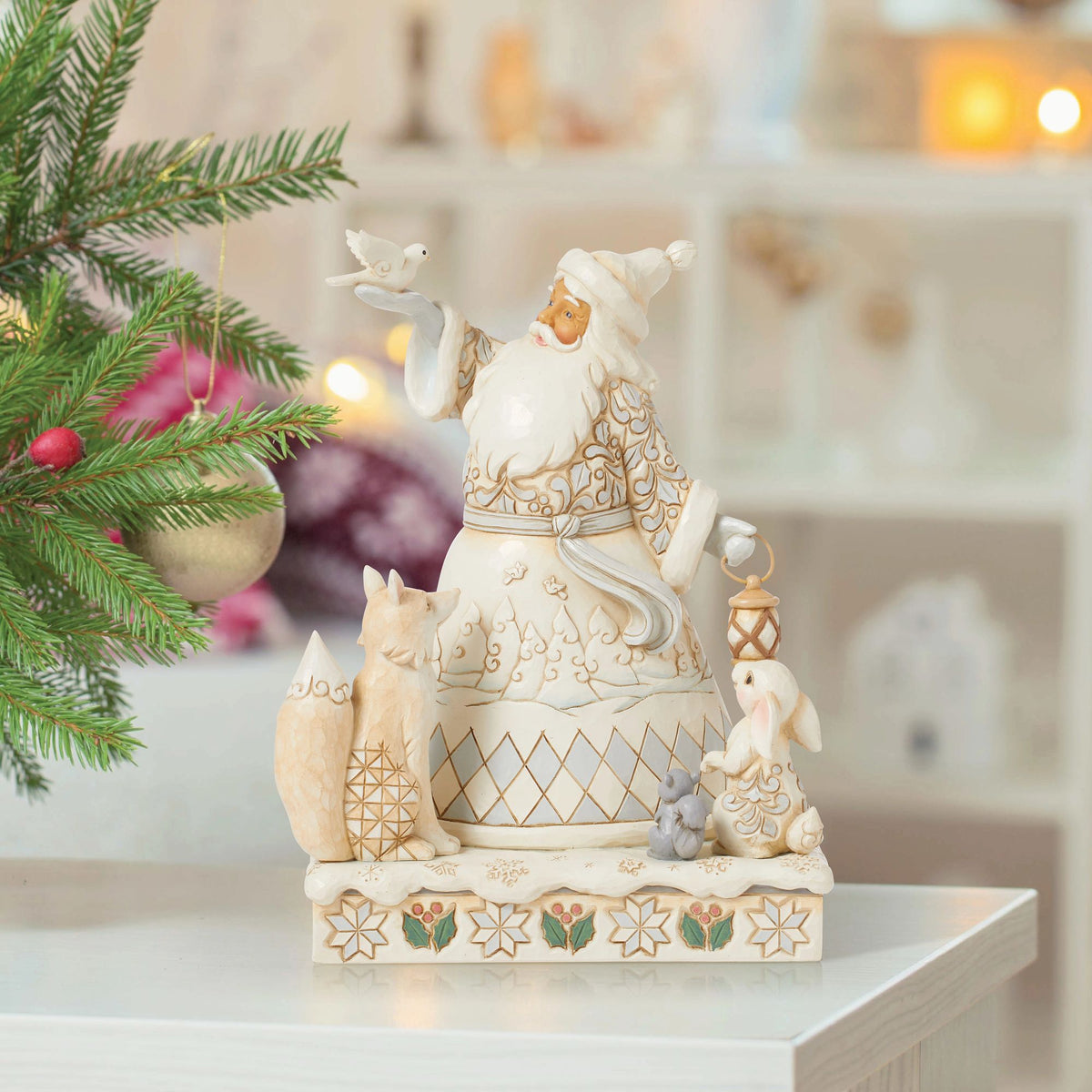 Woodlnd Santa Holding Dove Fig