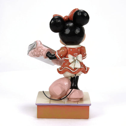 Minnie w/ Gingerbread Cookies